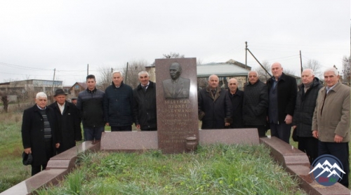 Azərbaycandilli jurnalistlər “Gürcüstan” qəzetinin keçmiş redaktoru Süleyman Süleymanovun qəbrini ziyarət ediblər